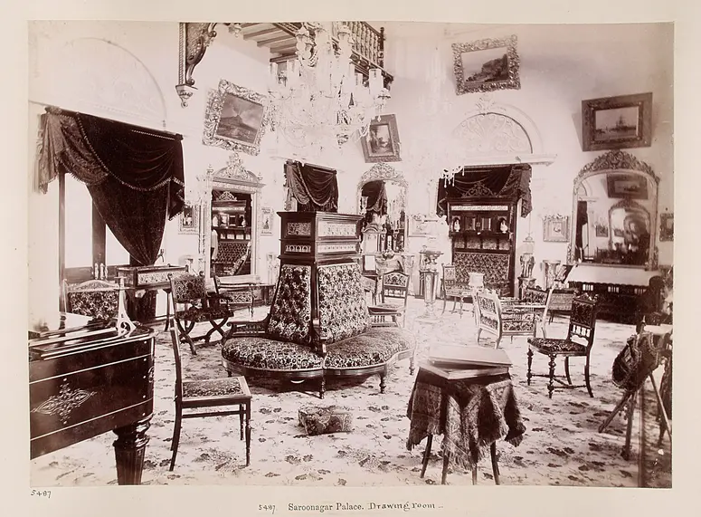 Hyderabad: Saroonagar Palast, Salon