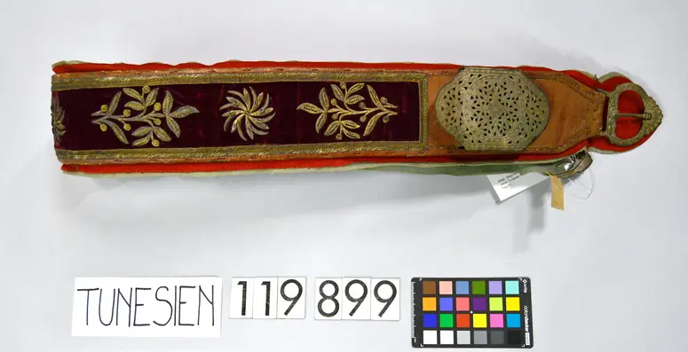 Gurt mit Goldstickerei