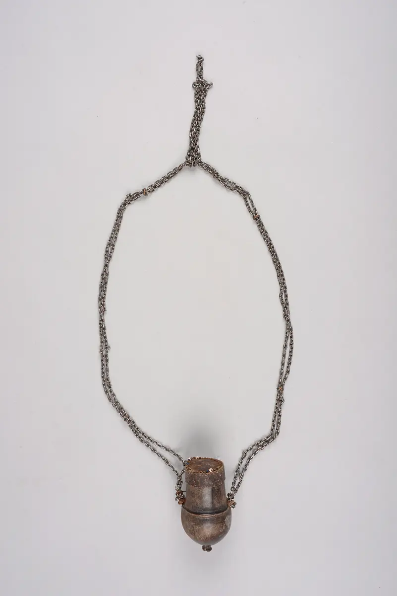 Schnupftabakbehälter auf Kette
