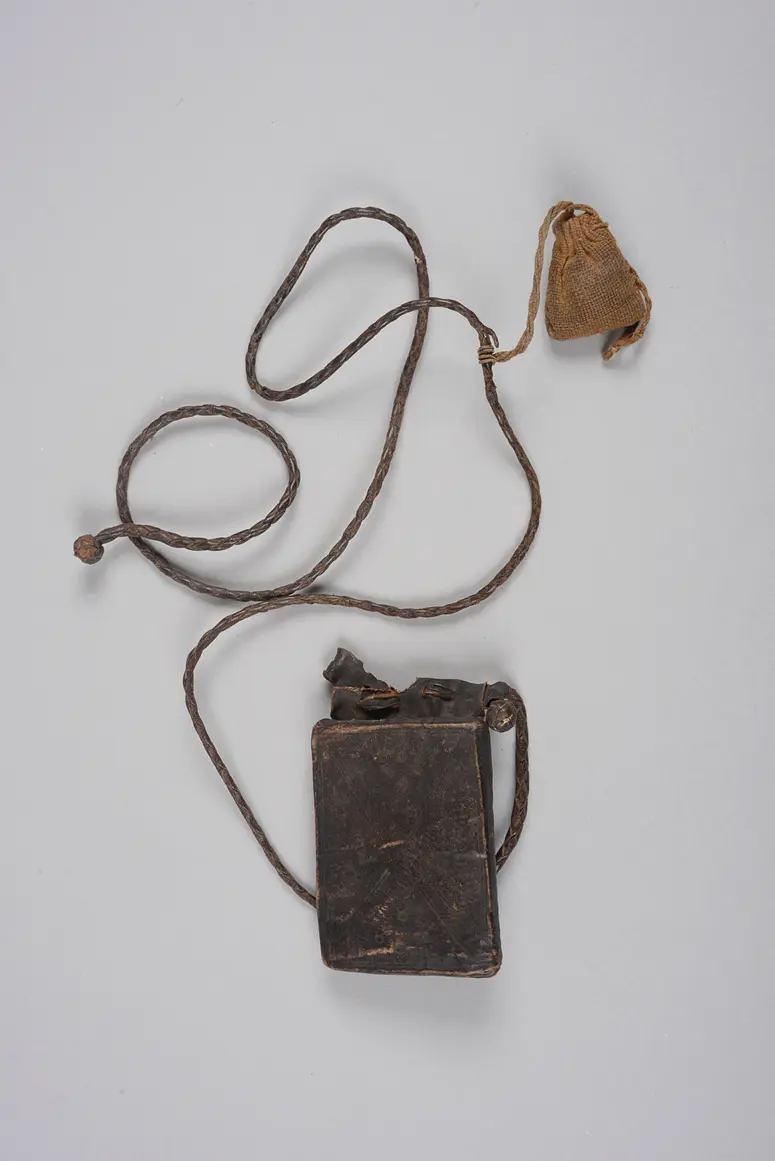 Halskette (Amulett)