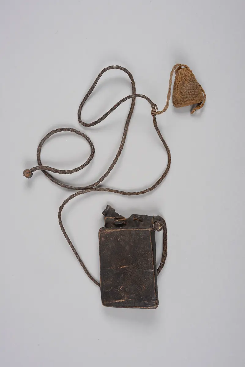 Halskette (Amulett)