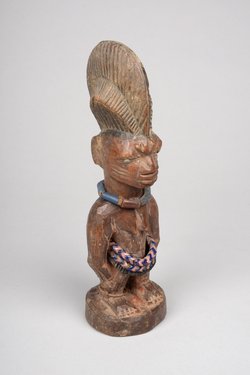 Weibliche Ibedji Drillingsfigur