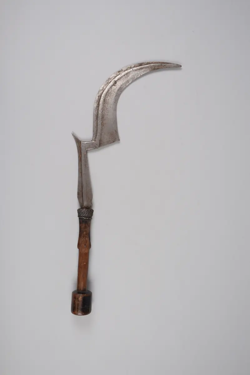 Sickle knife