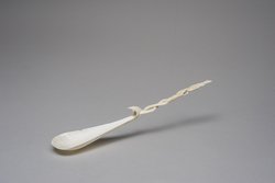 Bini-Portuguese Spoon