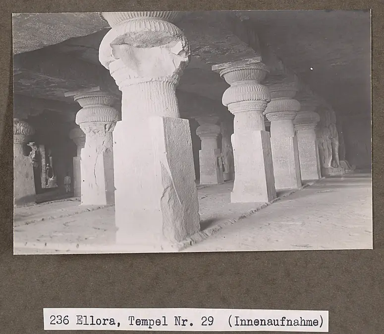 236 Ellora, Tempel Nr 29 (Innenaufnahme)