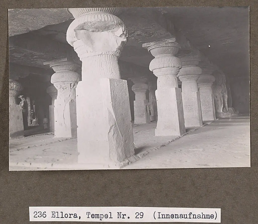 236 Ellora, Tempel Nr 29 (Innenaufnahme)