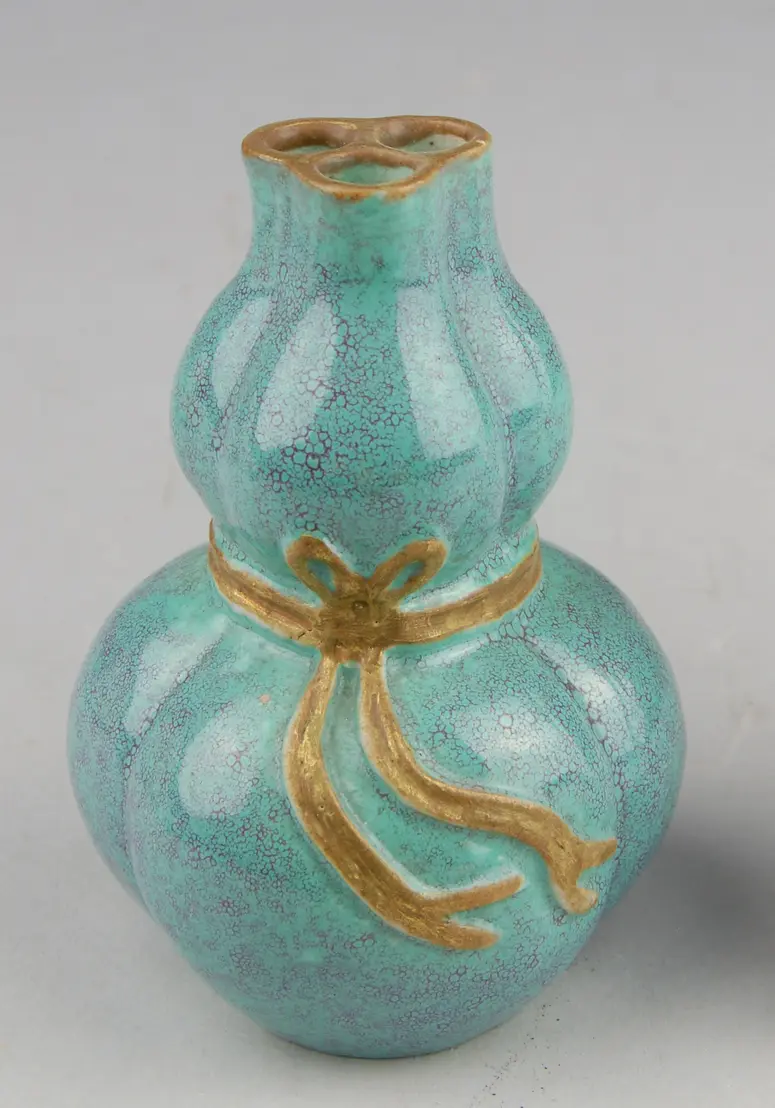 Vase in Kürbisform