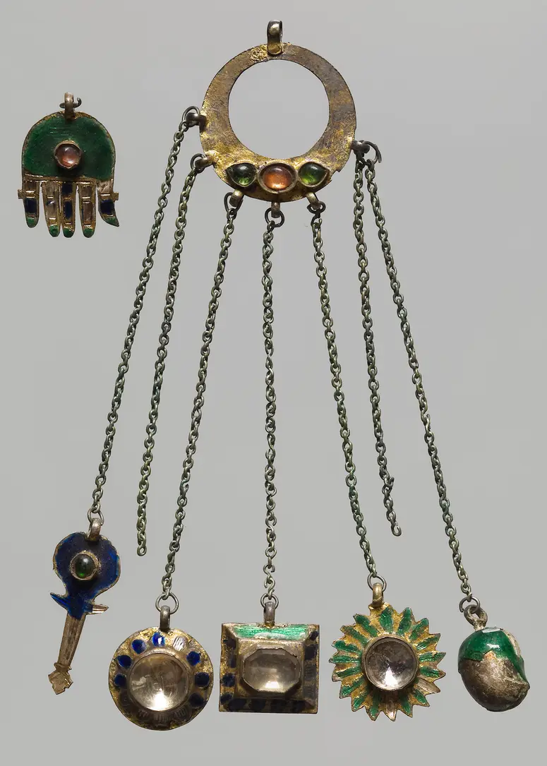 Stirnschmuck