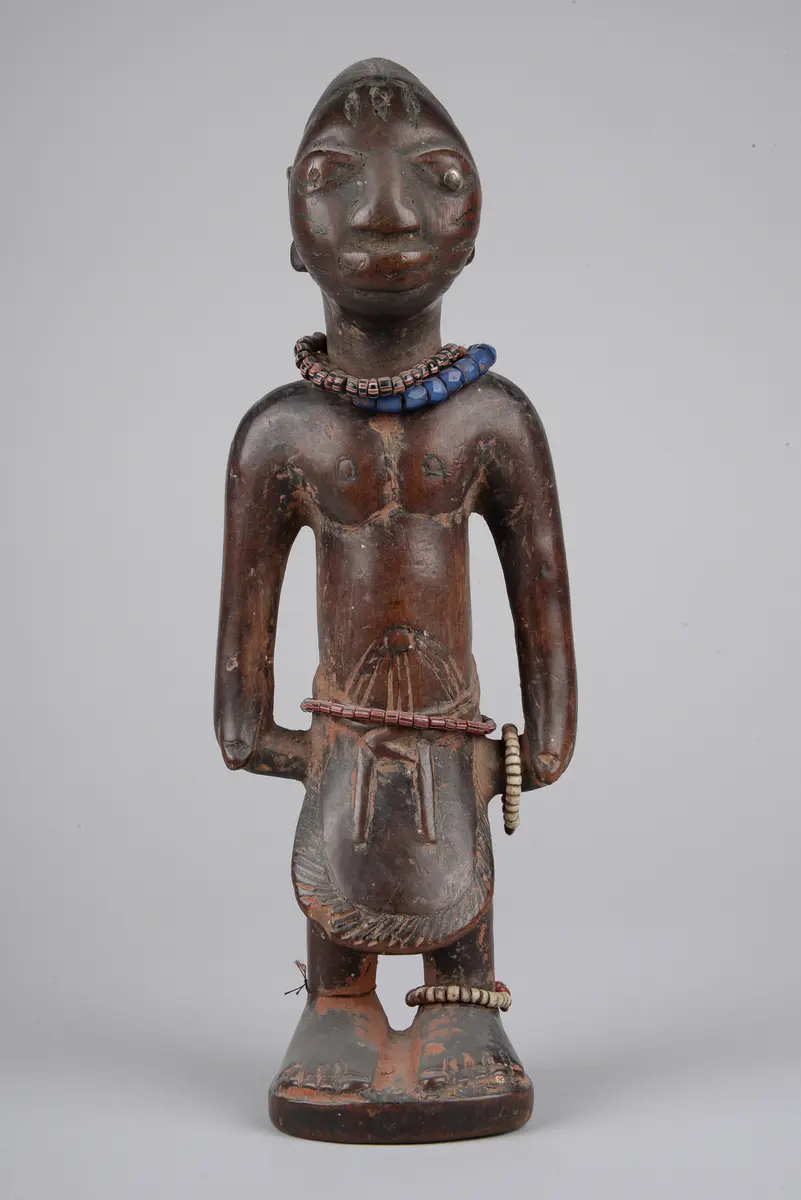 Männliche Ibeji Drillingsfigur