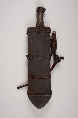 Messer mit Scheide