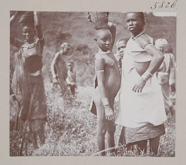 Frauen u. Mädchen der Walumbwa