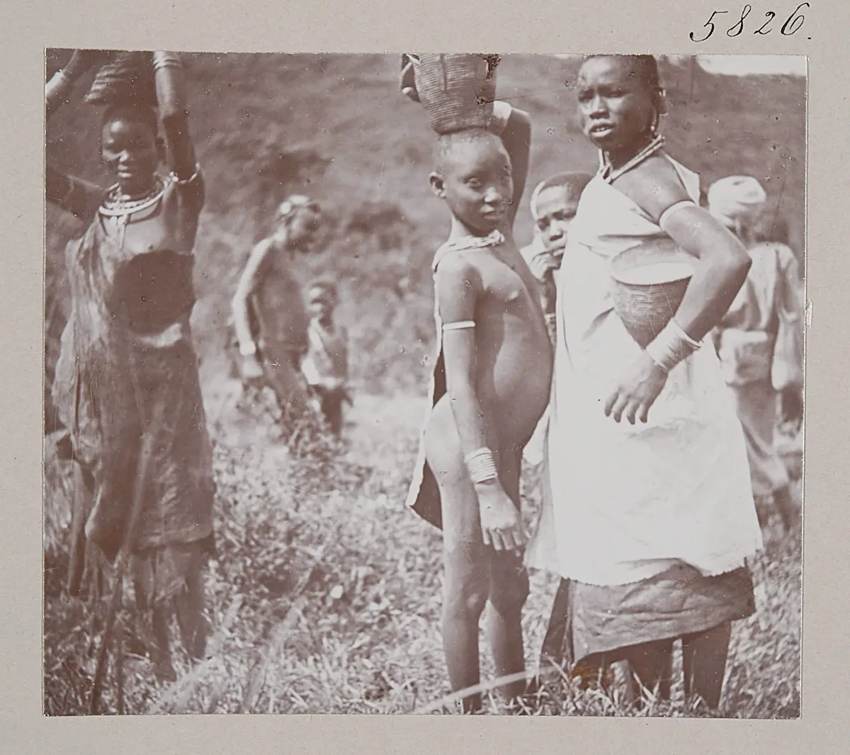 Frauen u. Mädchen der Walumbwa