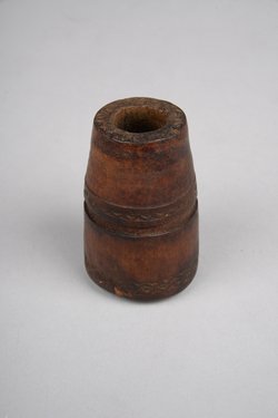 Schnupftabak- und Pulverbehälter mit Deckel