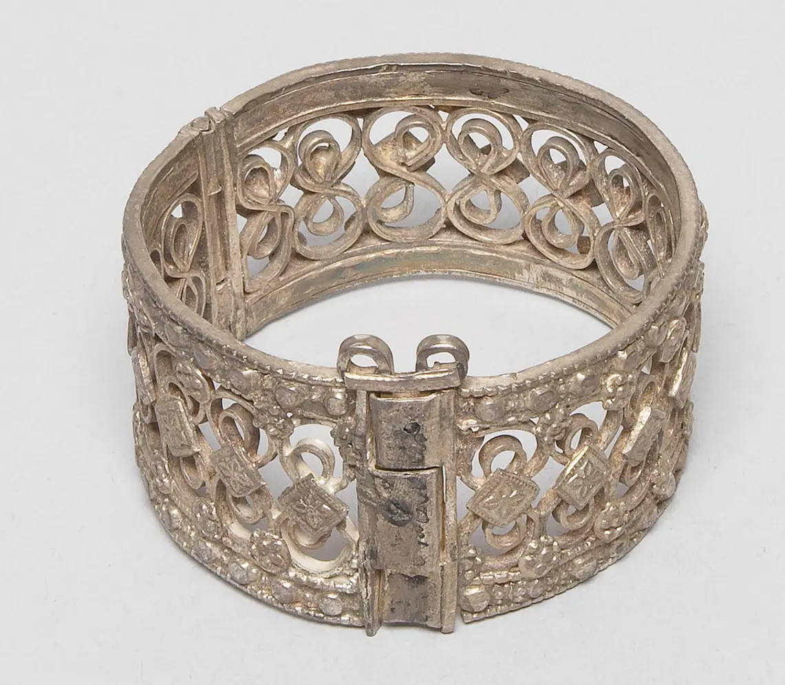 Armschmuck