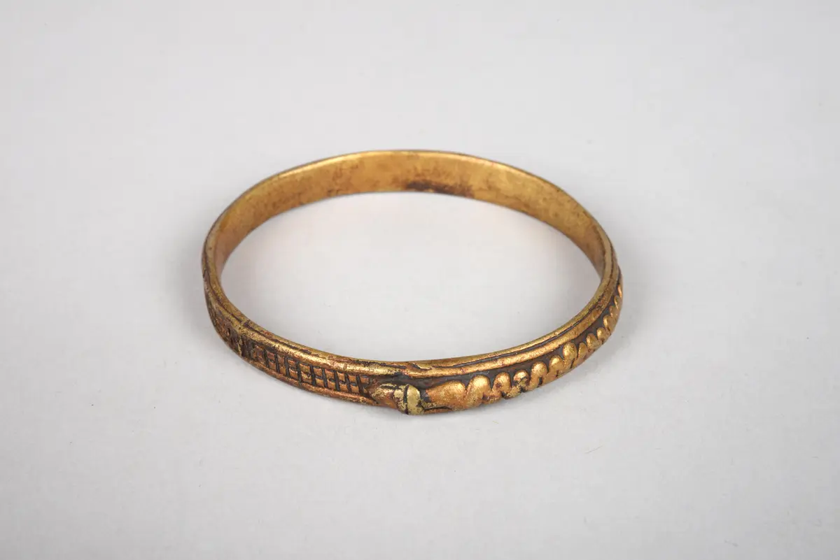 Armband einer verheirateten Frau