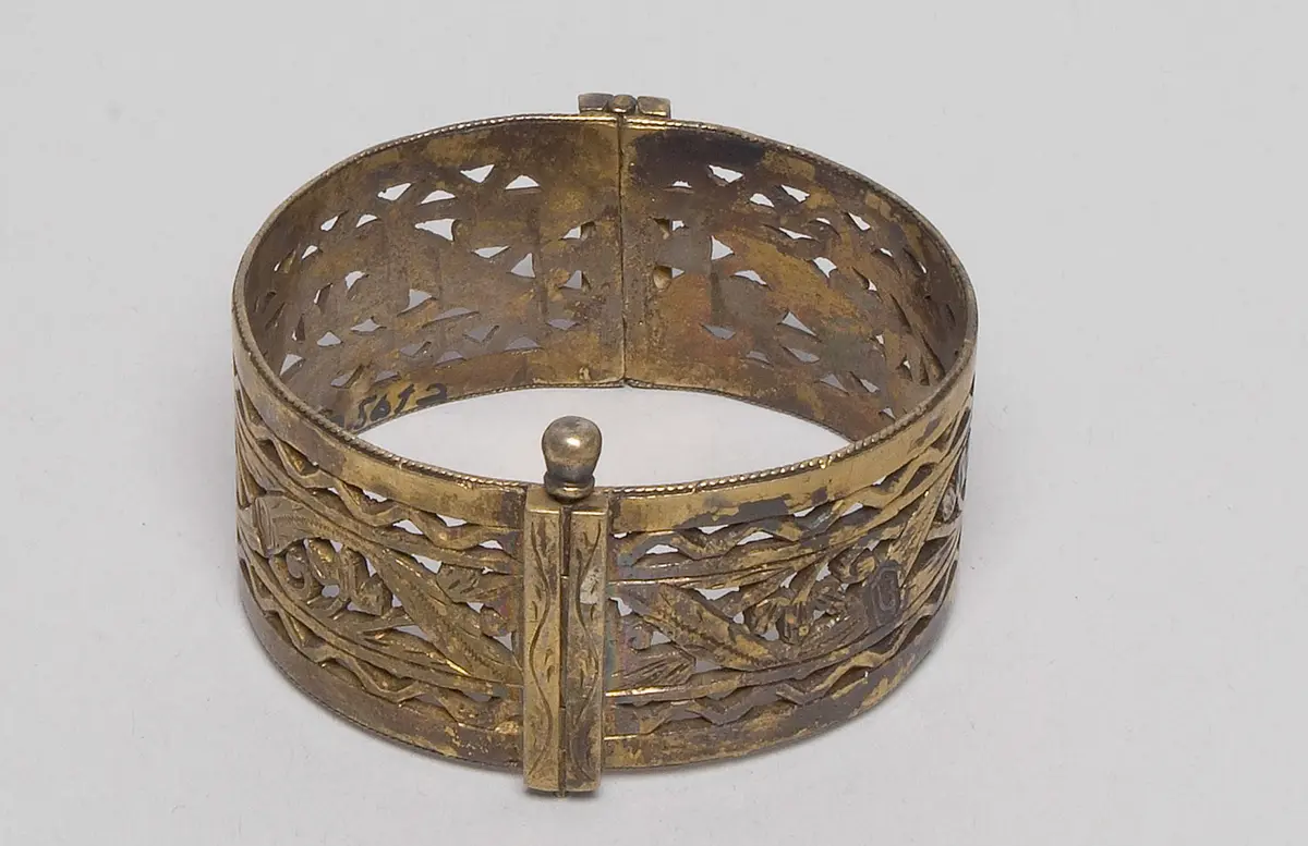 Armschmuck
