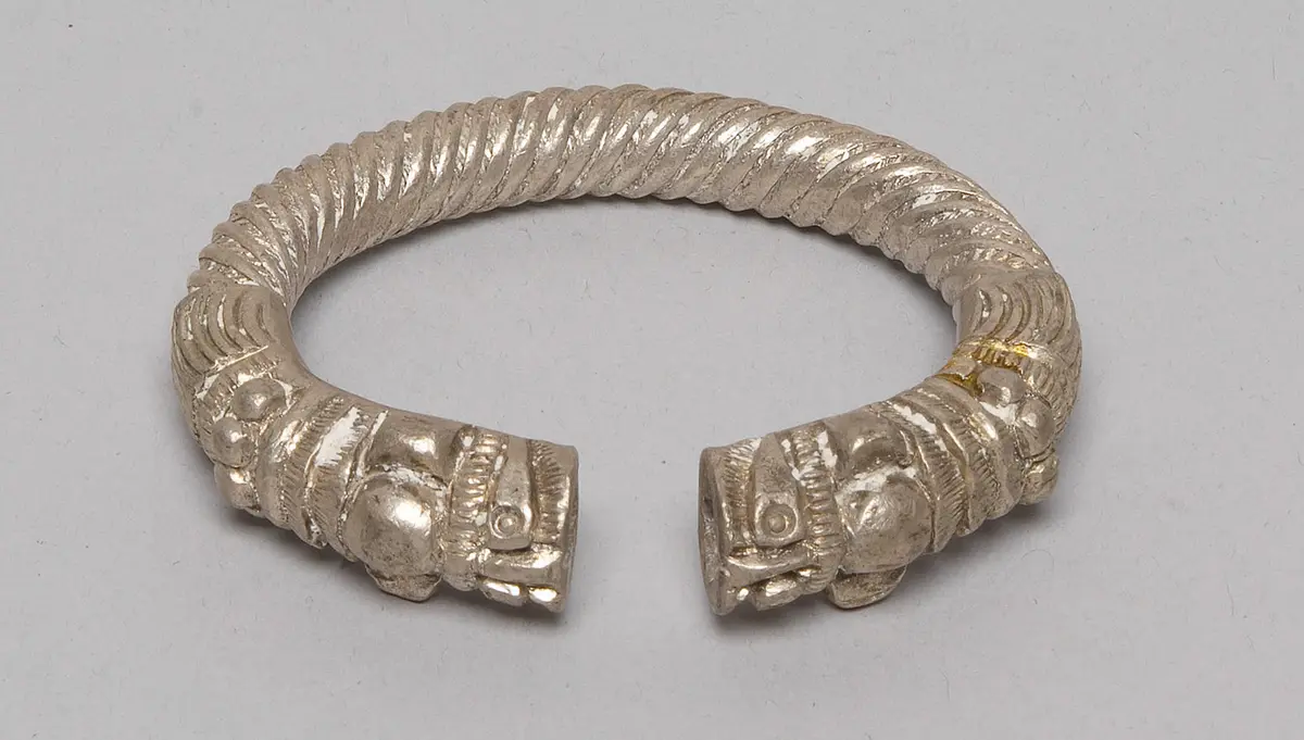 Armschmuck