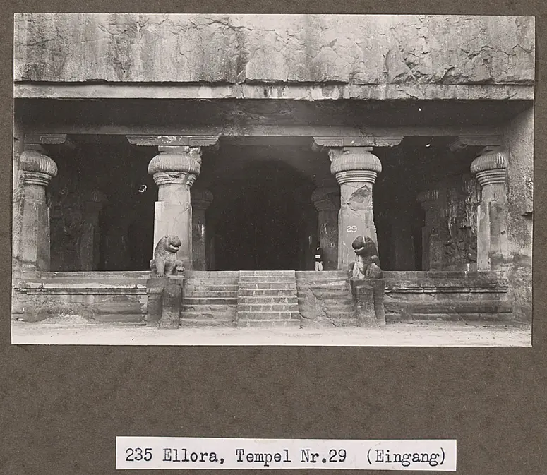 235 Ellora, Tempel Nr 29 (Eingang)