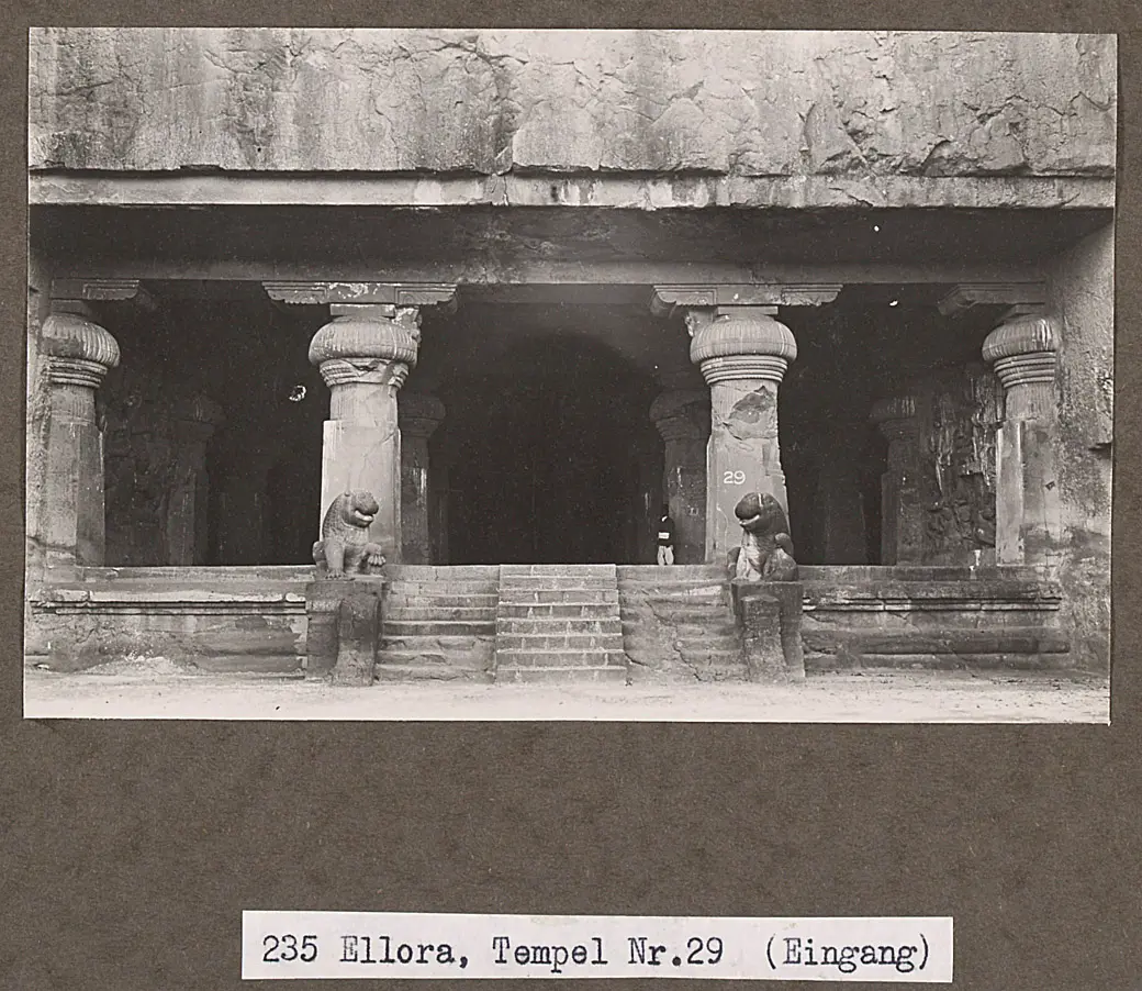 235 Ellora, Tempel Nr 29 (Eingang)