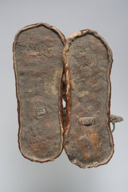 Paar Sandalen