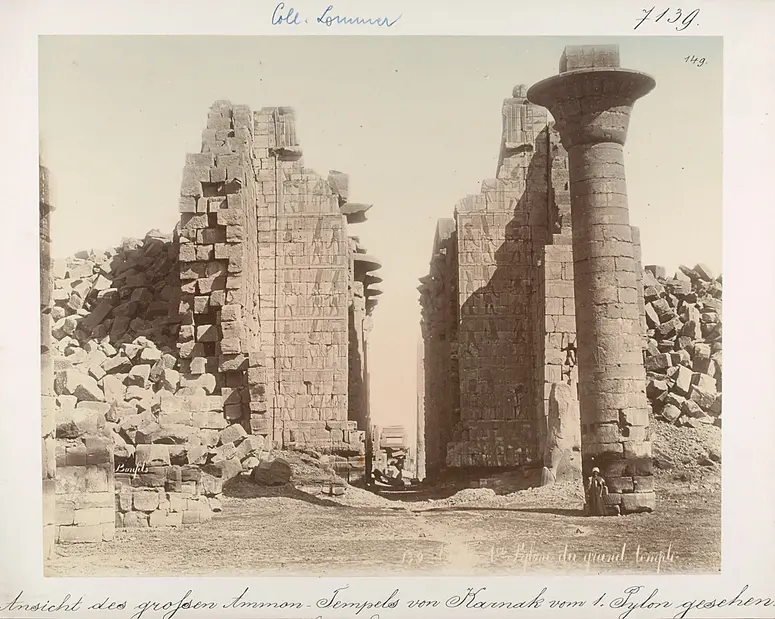 Ansicht des grossen Amon-Tempels von Karnak vom 1. Pylon gesehen