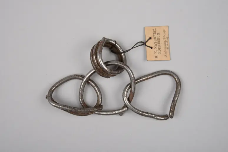 Eisendrahtringe (Amulett)