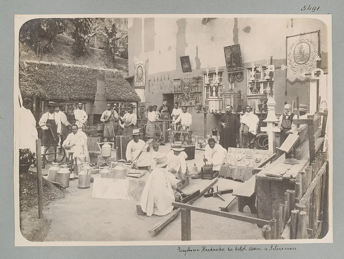 Eingeborene Handwerker der kathol. Mission in Antananarivo