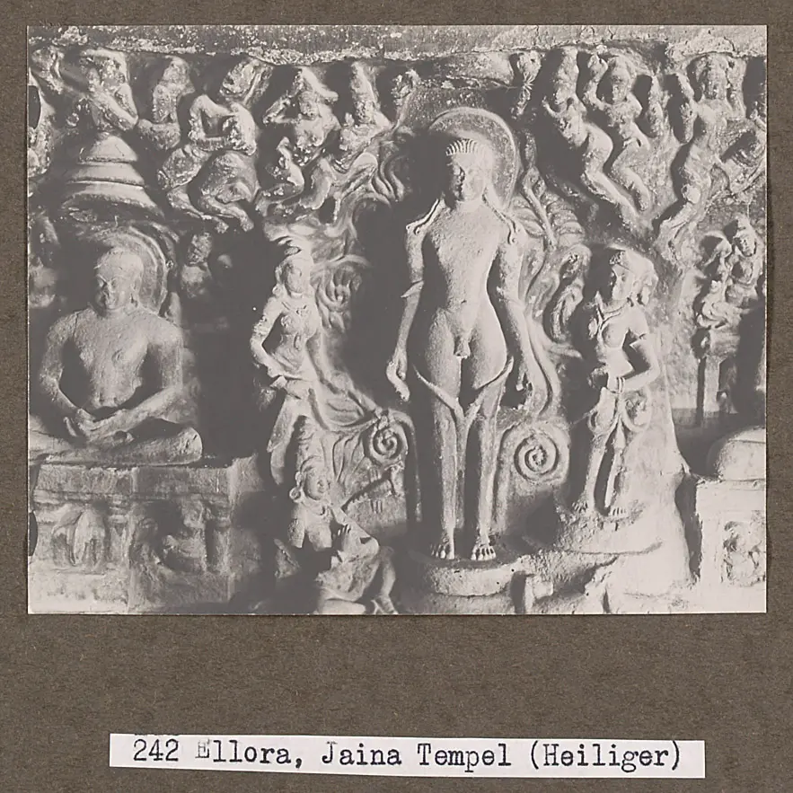 242 Ellora, Jaina-Tempel (Heiliger)