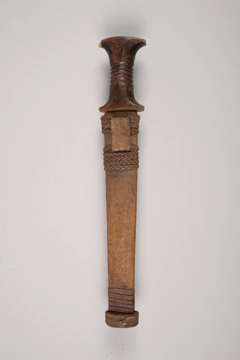 Messer mit Scheide