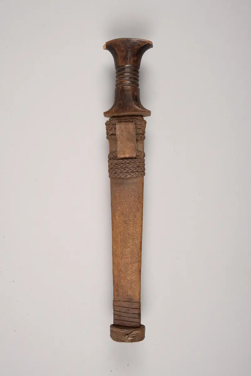 Messer mit Scheide