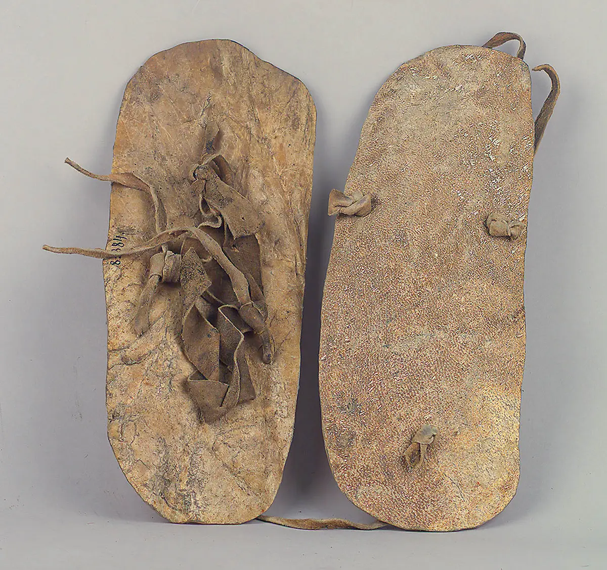 Paar Sandalen