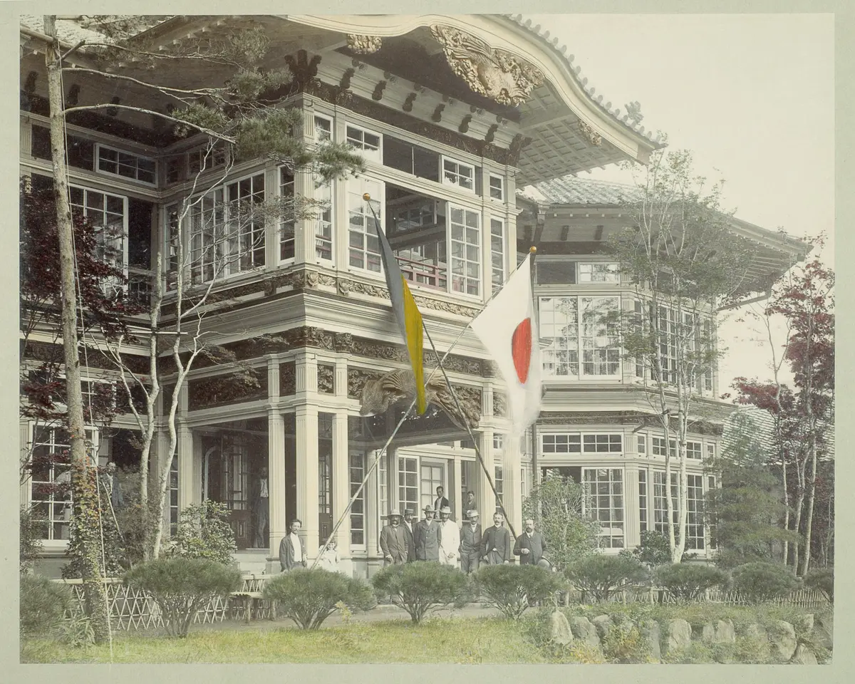 Erzherzog Franz Ferdinand von Österreich-Este mit Begleitung vor dem Fujiya-Hotel