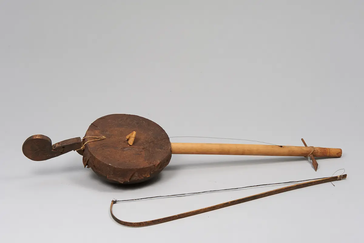 Stringed Instrument with Bow