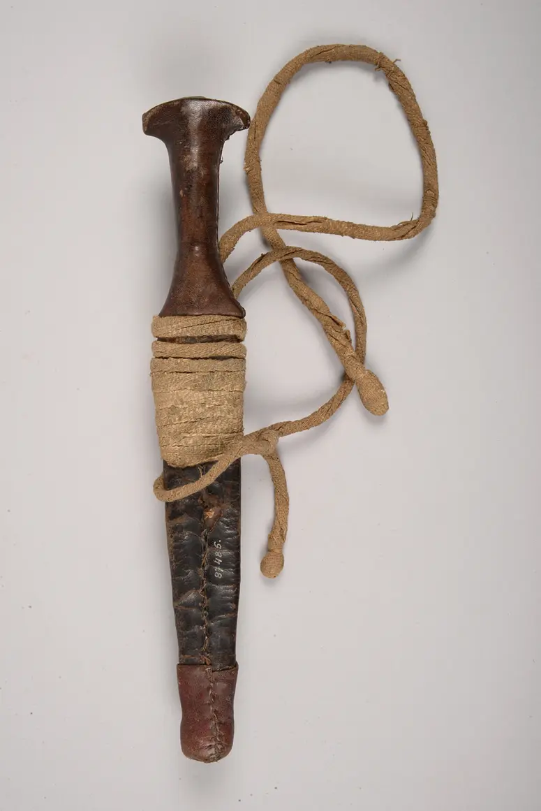 Messer mit Scheide