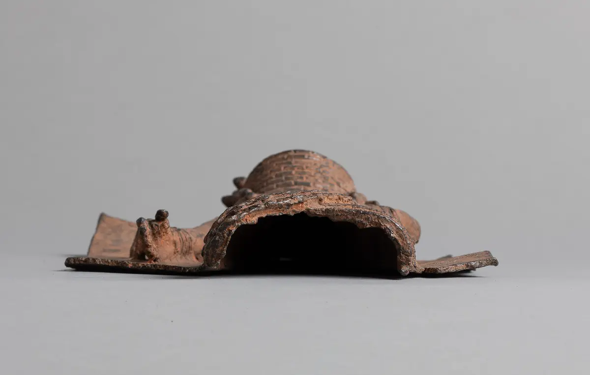 Reliefplatte: Würdenträger