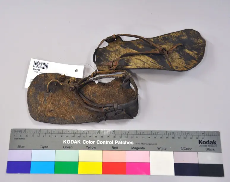 Paar Sandalen