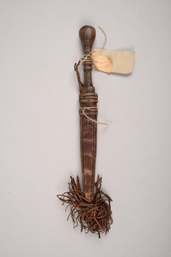 Messer mit Scheide