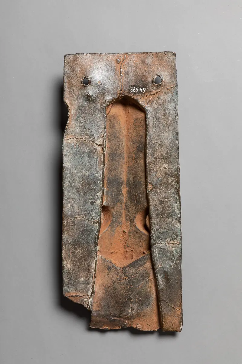 Reliefplatte: Krokodilskopf