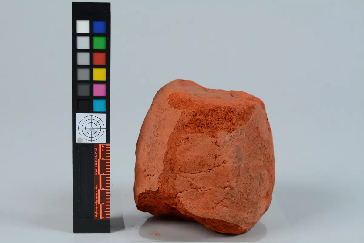 Materialprobe: Rote Erde