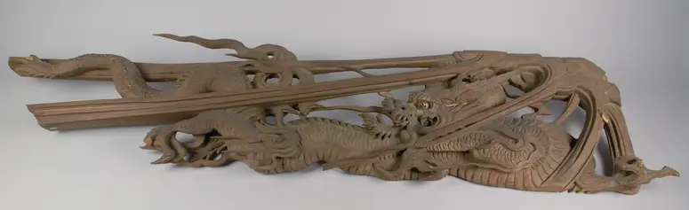Tempelschnitzwerk Drache