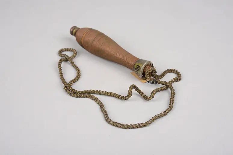 Schnupftabakbehälter an Kette