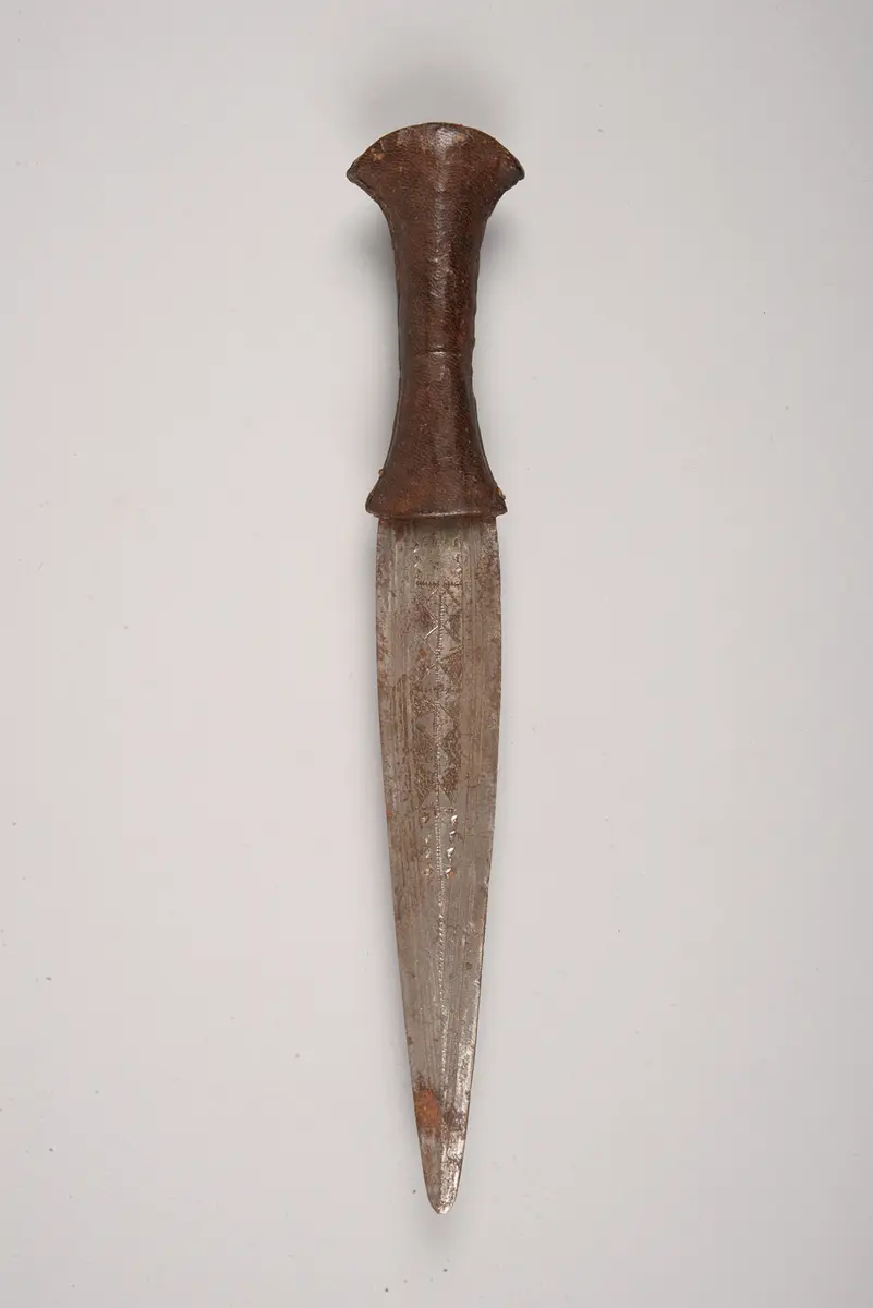 Messer mit Scheide
