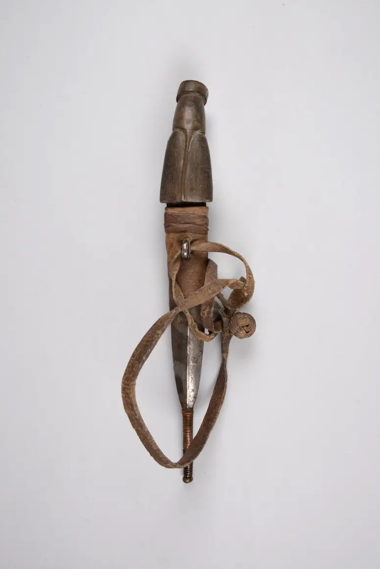 Messer mit Scheide