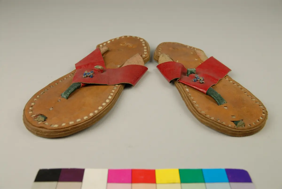 Paar Sandalen