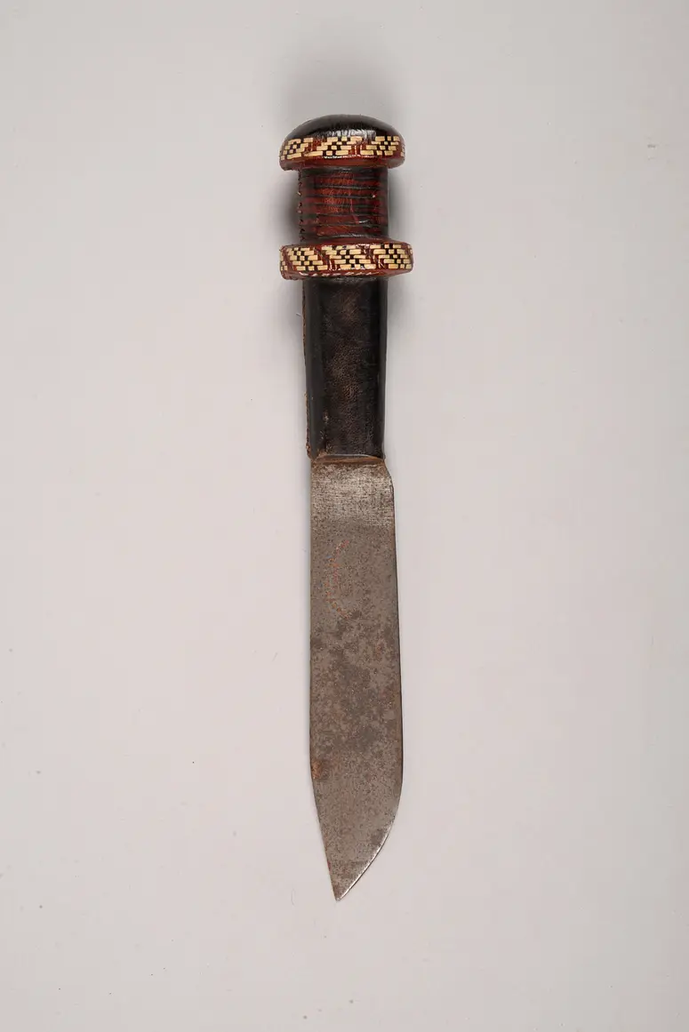 Messer mit Scheide