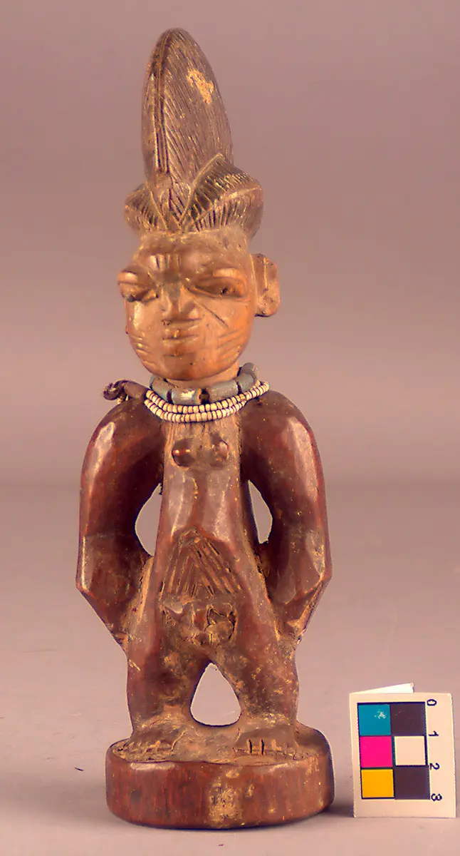 Männliche Ibeji Drillingsfigur