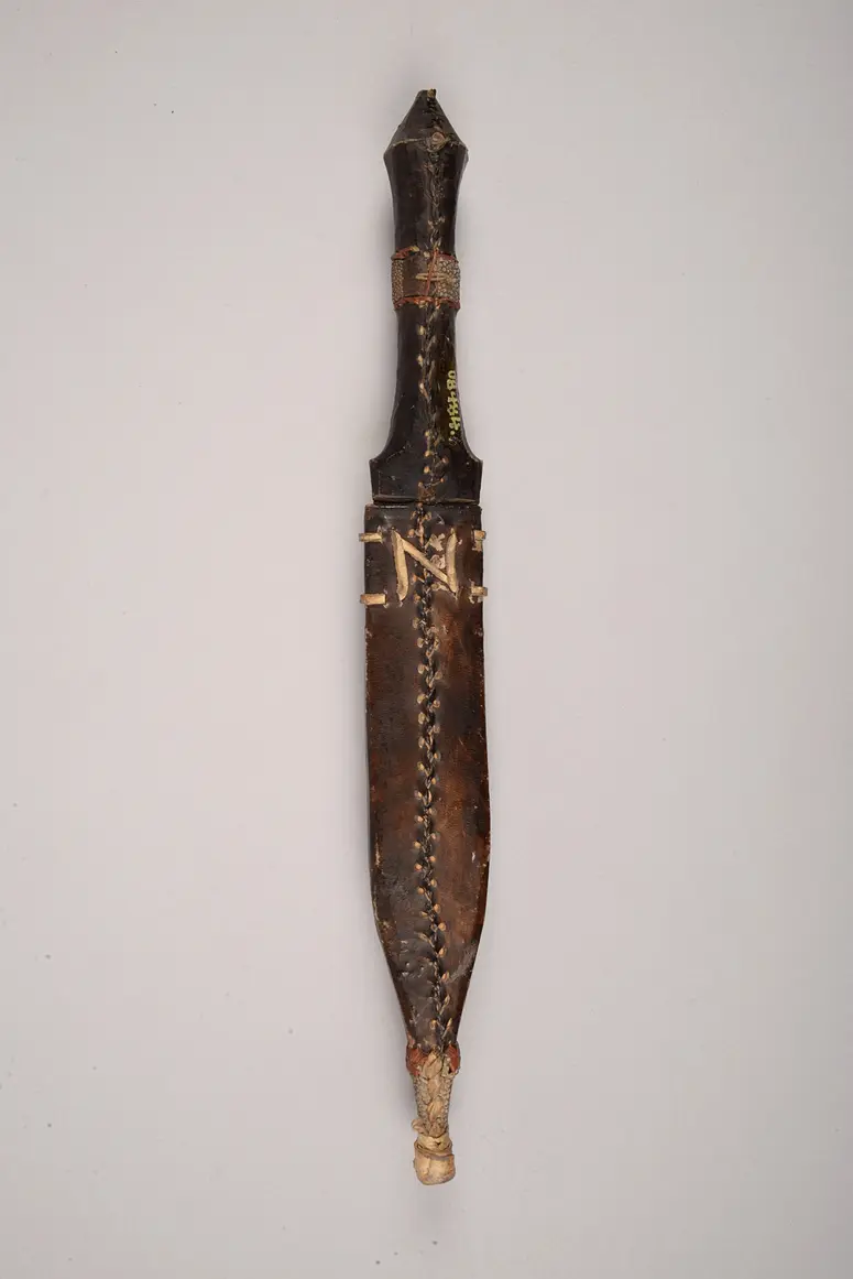 Messer mit Scheide