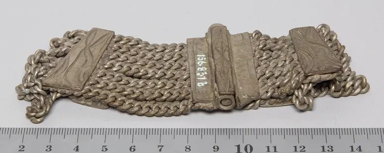 Beinschmuck