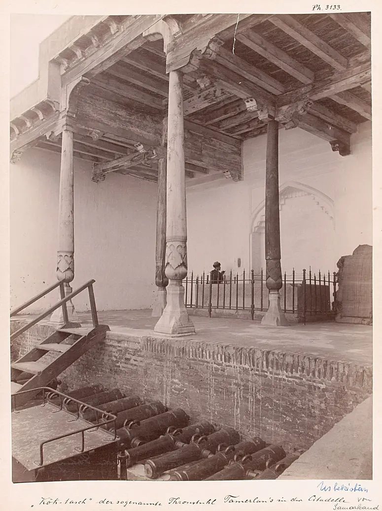 Köktasch, der sogen. Thronstuhl Tamerlans in der Citadelle