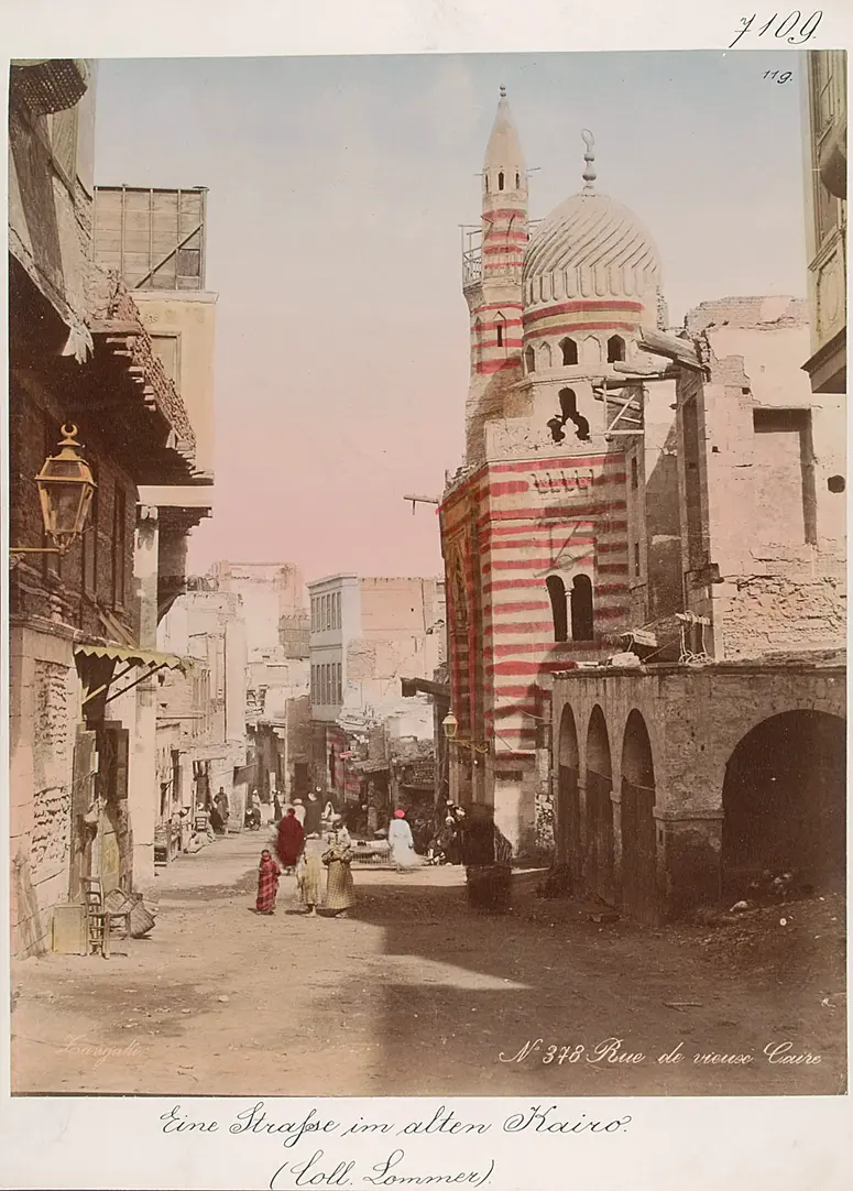 Die Straße Bab al-Wazir mit der Aytmish al-Bagasi-Moschee